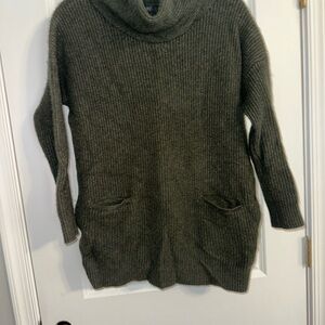 Tahari Olive Green Turtleneck Sweater